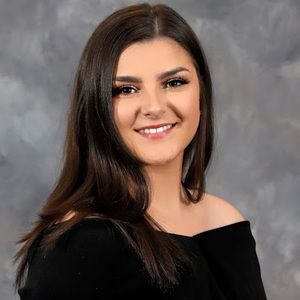 Meet your Posher, Olivia